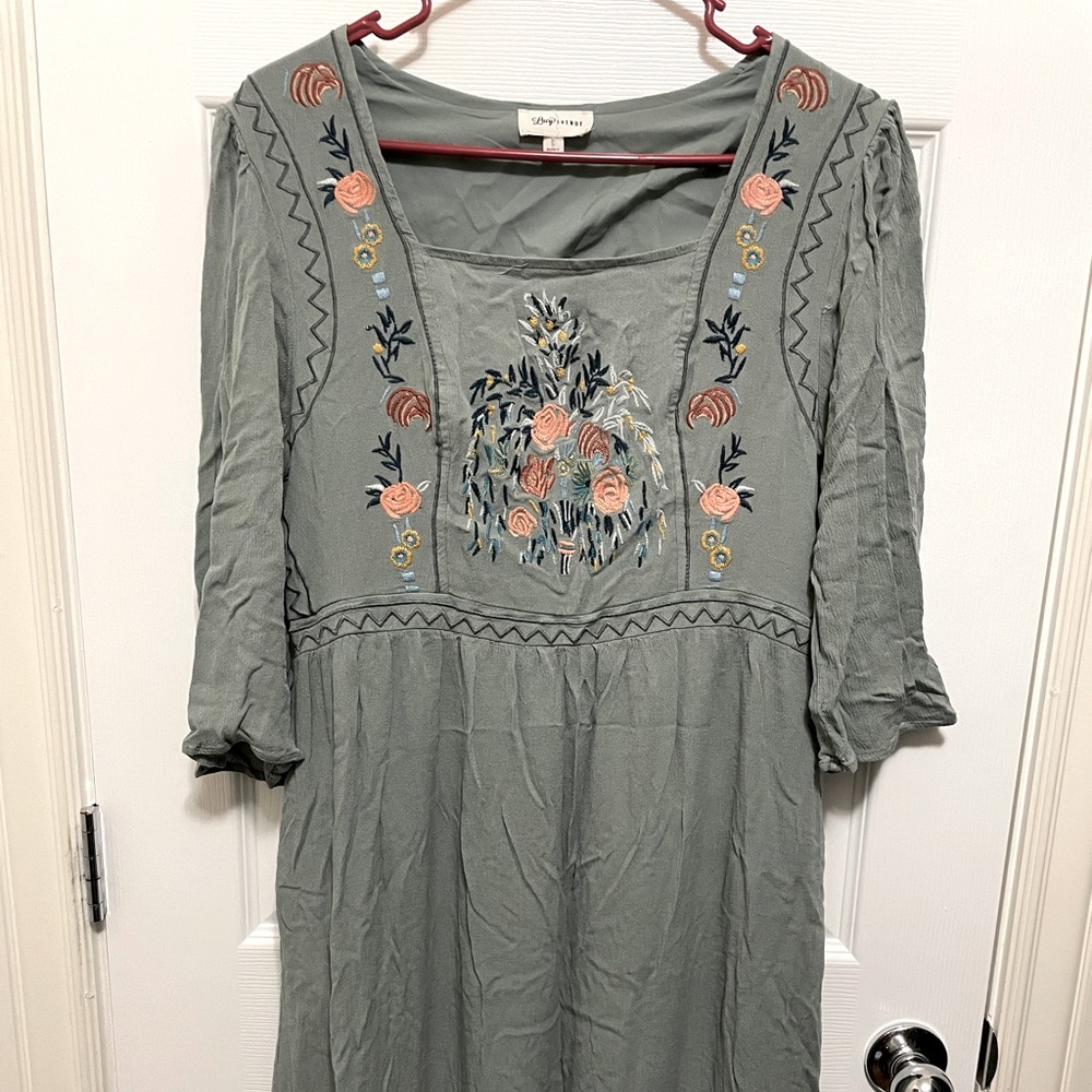 LUCY AVENUE embroided dress in Sage